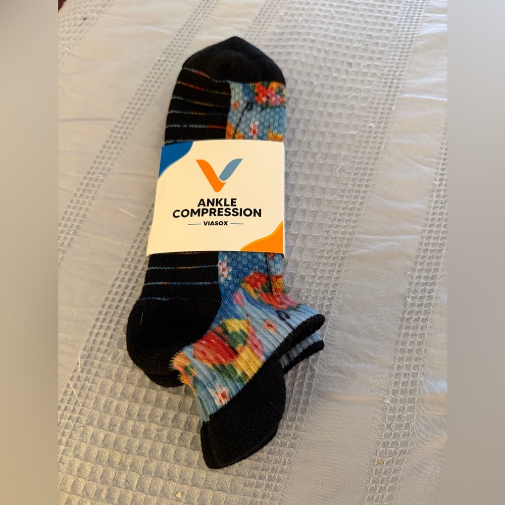 Viasox ankle compression socks Black and Blue floral print. Size m/L
